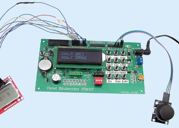 Dołączenie do STM32 manipulatora analogowego i wyświetlacza graficznego