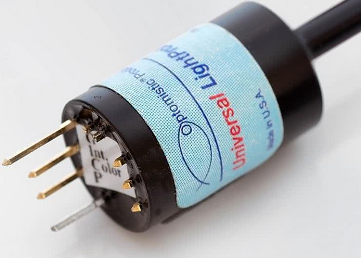 Semicon dystrybutorem Optomistic Products