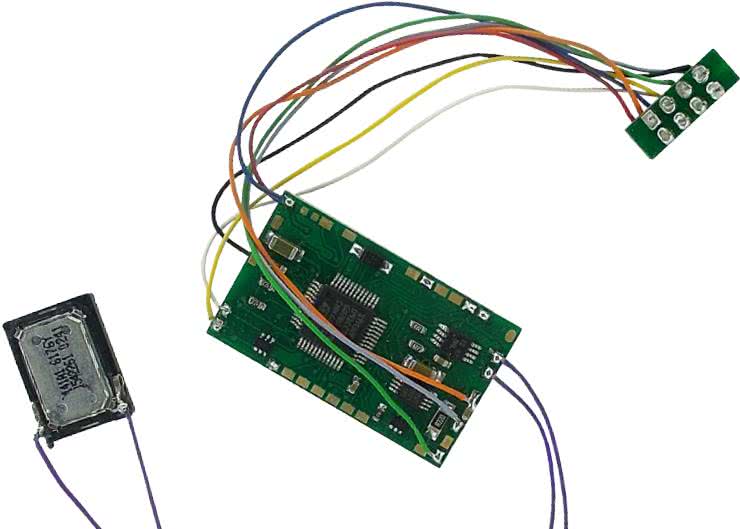 Dekoder DCC trakcji i dźwięku do modeli kolejowych (1)