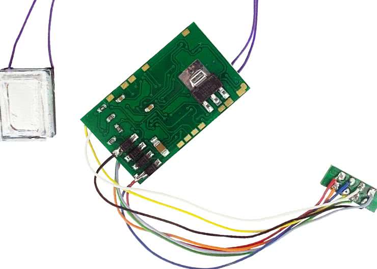 Dekoder DCC trakcji i dźwięku do modeli kolejowych (2)